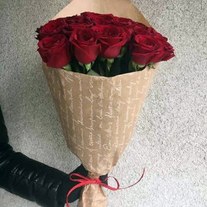 11 червоних троянд у Надвірній фото