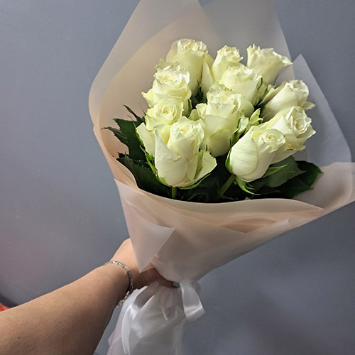 букет 11 білих роз у Надвірній фото