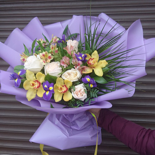 живе фото товару "Букет “У променях”"