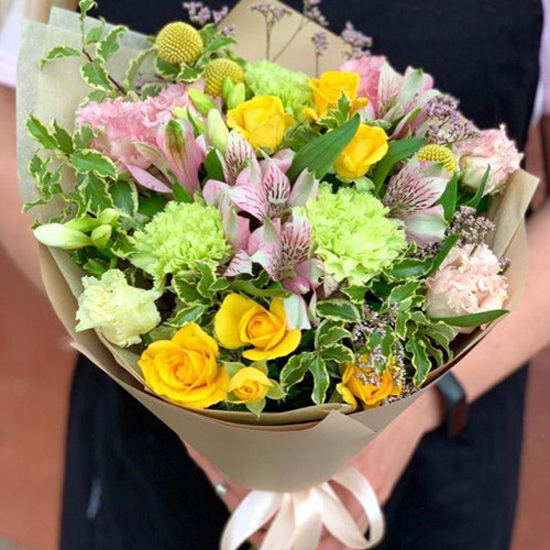 живе фото товару "Мікс букет на смак флориста"