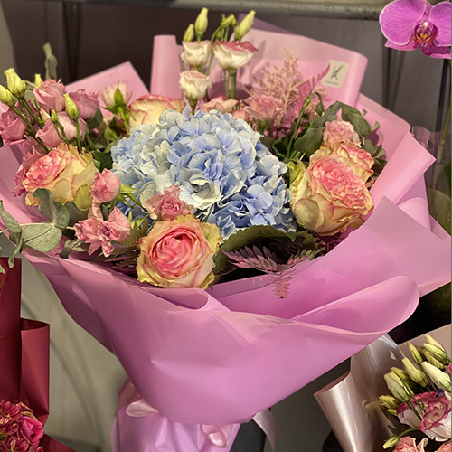 живе фото товару "Букет “Mon Amour”"