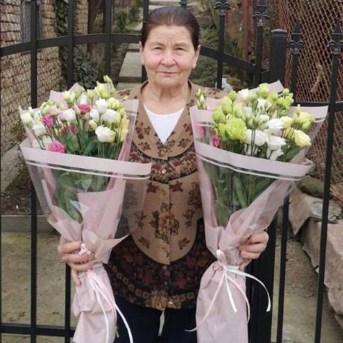 живе фото товару "Букет “Юна любов”"