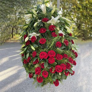 вінок на похорон троянди та лілії