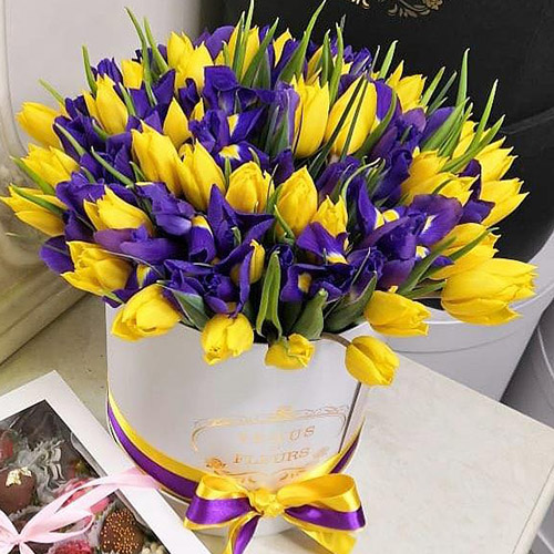 Замовити на 8 Березня букет з категорії «8 Березня» | «Надвірна Роза» квіти та подарунки на 8 Березня в категорії 8 Березня | «Надвірна Роза»