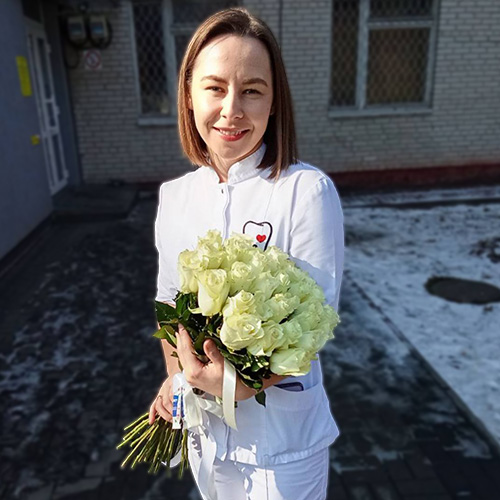 Фото товара 33 білі троянди у Надвірній